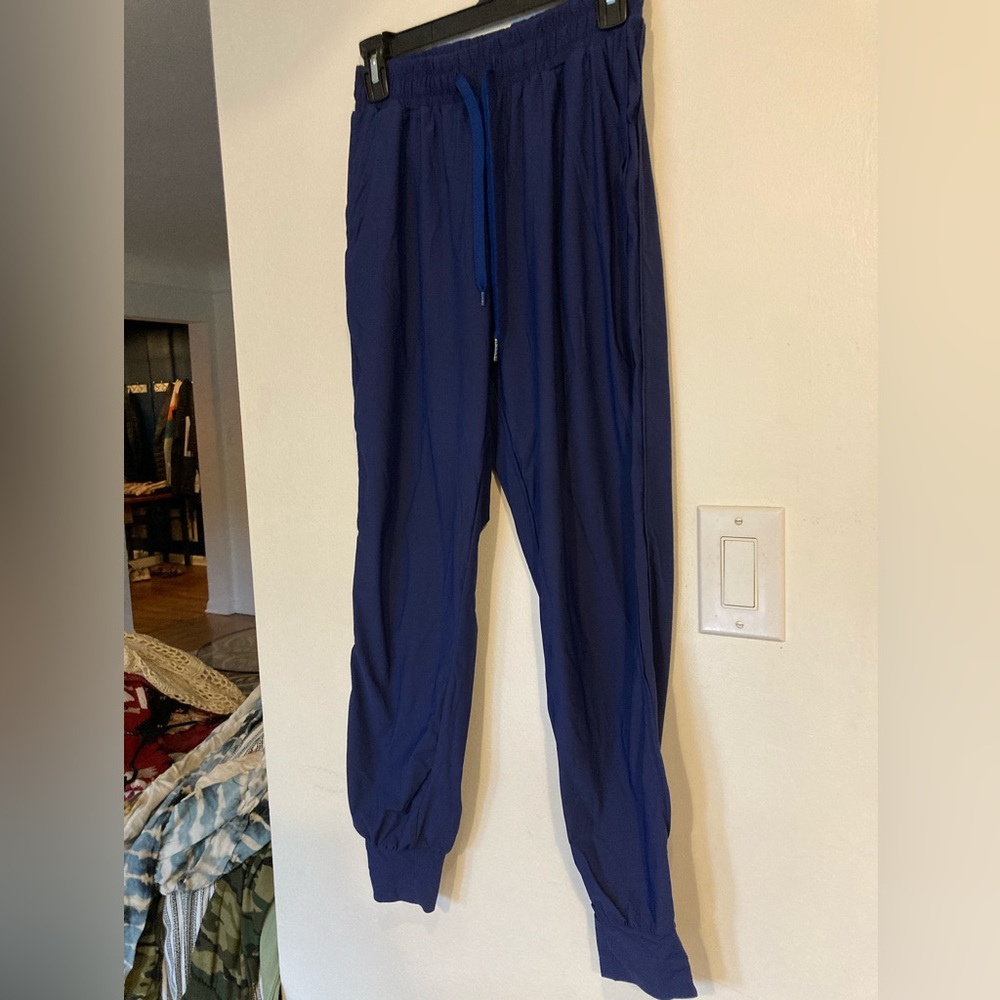 Athletic joggers